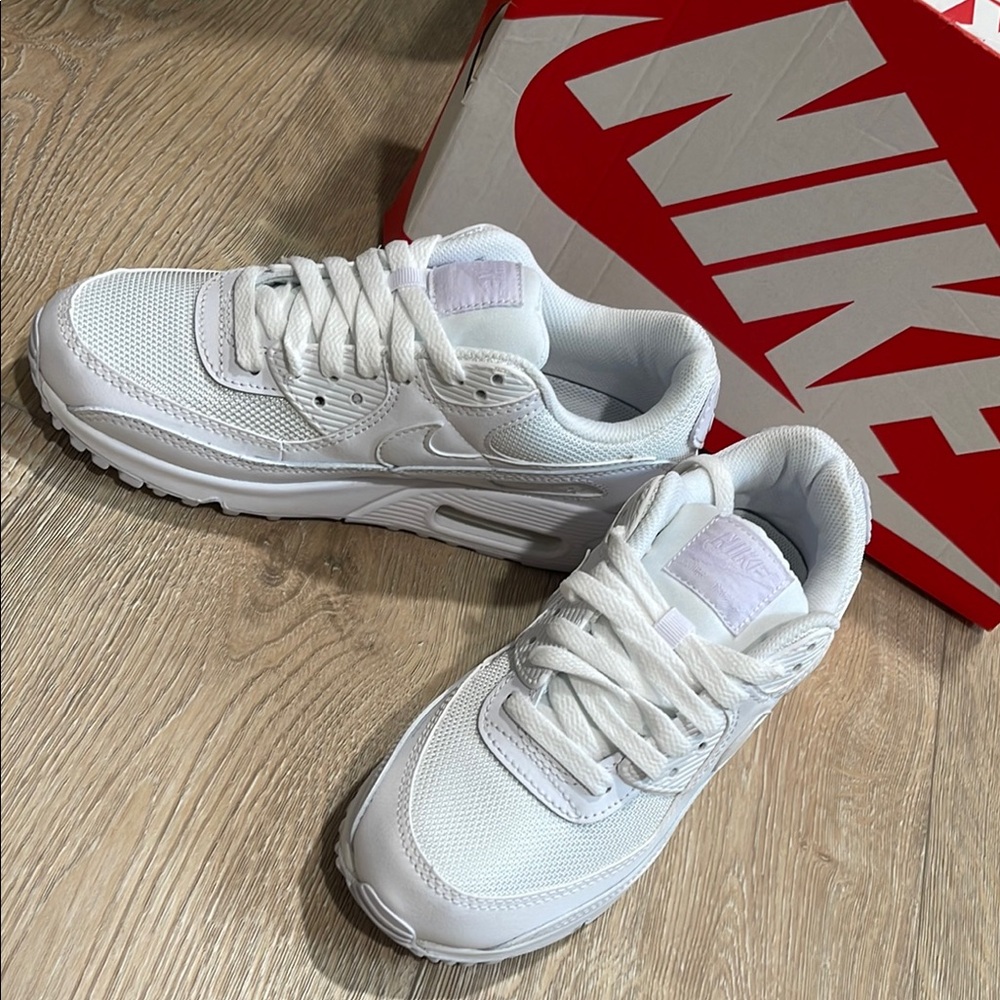 Nike Women's White Sneakers Air Max 90 NEW